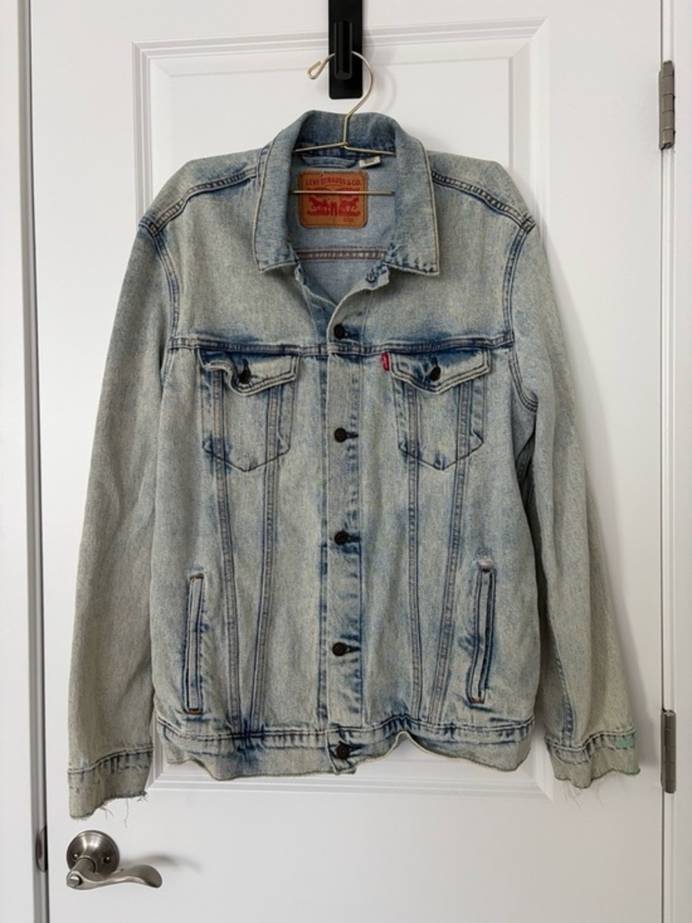 Vintage Levi’s Light Wash Denim Trucker Jacket 90s Distressed Grunge